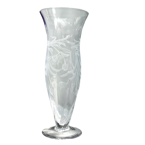 VINTAGE ETCHED CLEAR GLASS FOOTED 10" TALL VASE - Picture 7 of 15